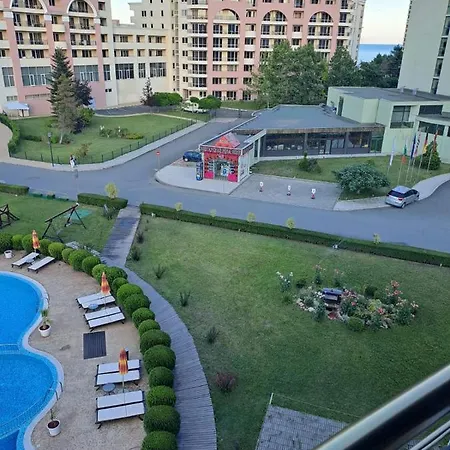 Plaza Studio Apartment *